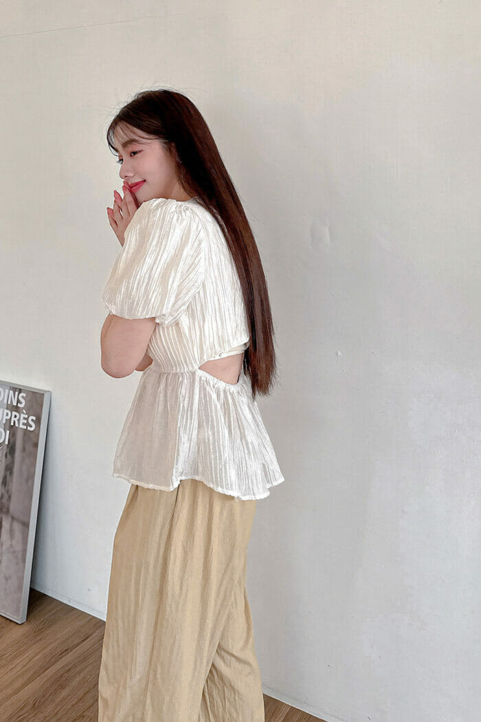 23MAY#9 細褶紋露腰造型上衣