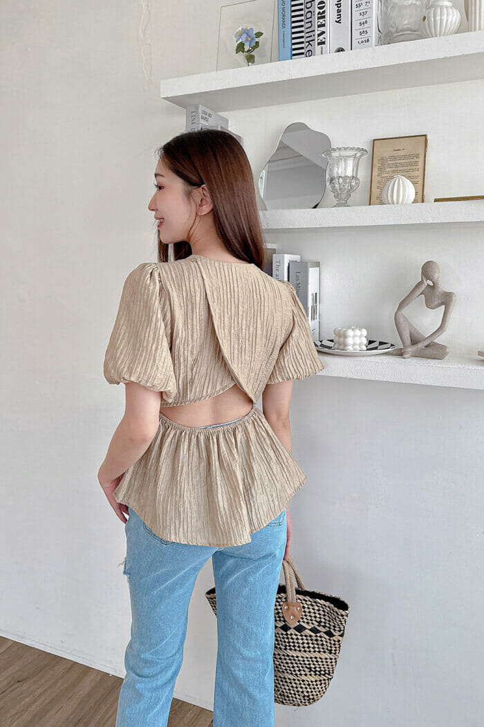 23MAY#9 細褶紋露腰造型上衣