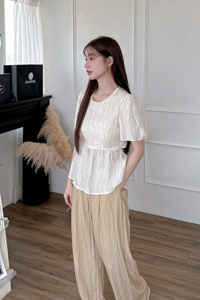 23MAY#9 細褶紋露腰造型上衣