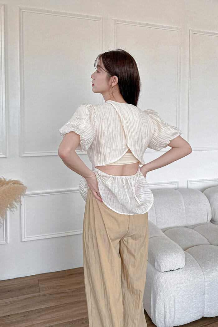 23MAY#9 細褶紋露腰造型上衣